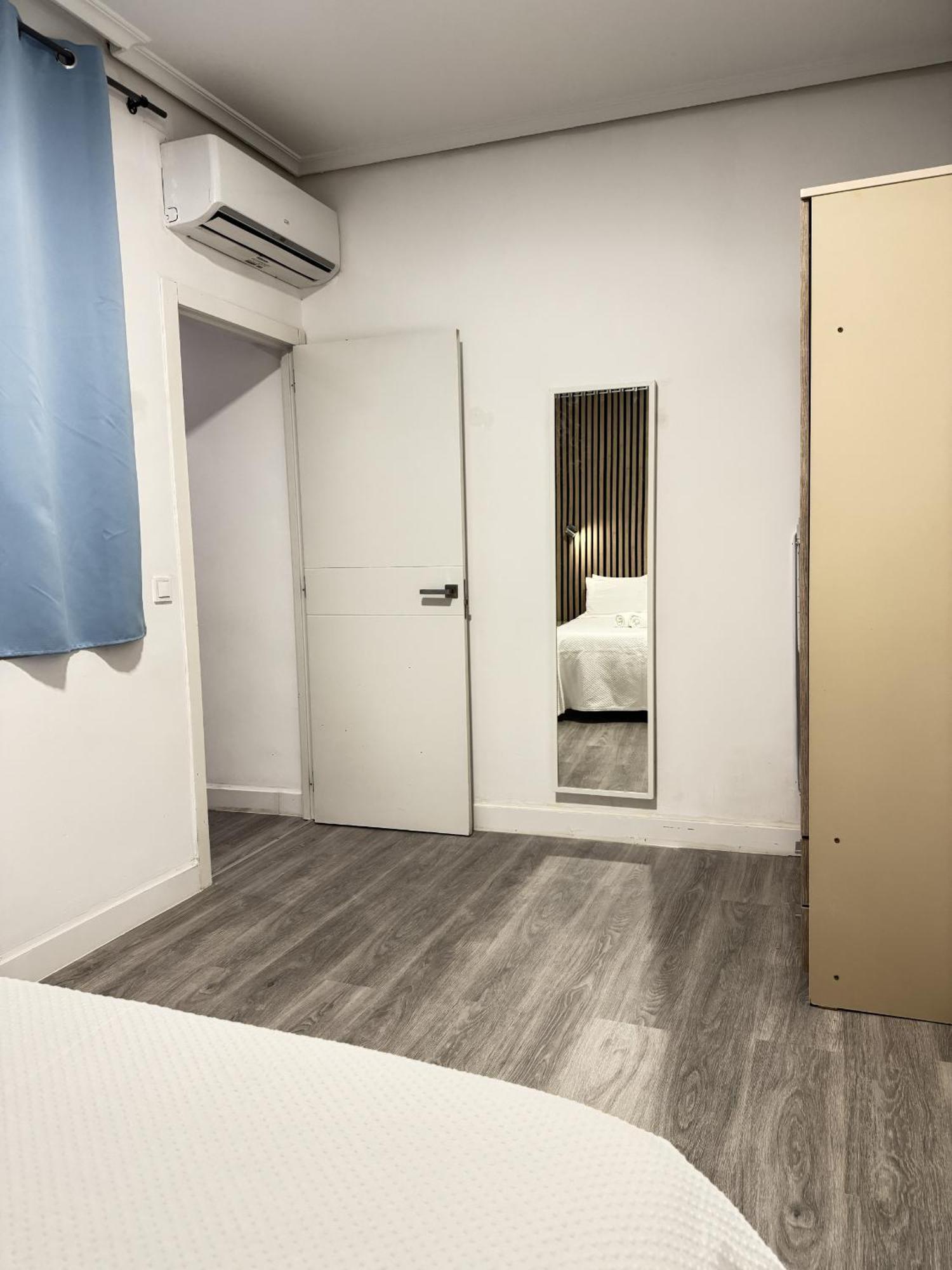 Apartamentos Day Madrid HORNO Centro Gran Via Sol Malasaña Exterior foto